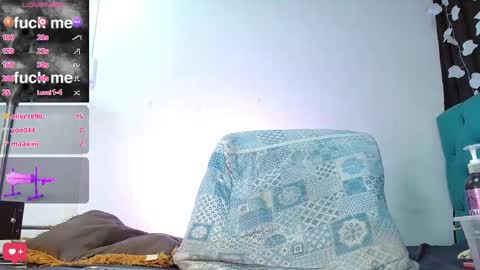 Snapshot of sweet_devil2 chatting on January 22, 12:06 am kandy muller online show from January 22, 12:06 am