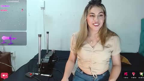 Snapshot of sweet_devil2 chatting on January 25, 4:35 pm kandy muller online show from January 25, 4:35 pm
