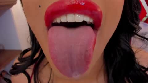 sweet_eliizabeth online show from April 18, 1:02 pm