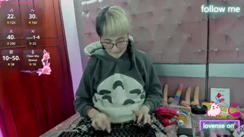  emmili  online show from January 14, 12:35 pm