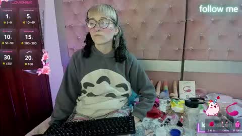  emmili  online show from February 26, 12:30 pm