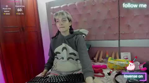  emmili  online show from November 24, 12:04 pm