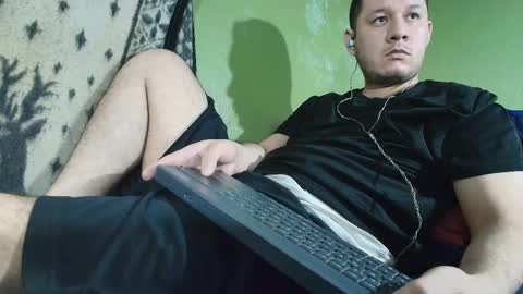 Snapshot of sweet_guy36 chatting on September 29, 6:07 pm sweet_guy36 online show from September 29, 6:07 pm