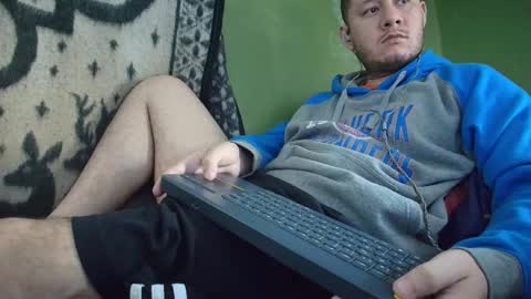 Snapshot of sweet_guy36 chatting on September 19, 4:22 pm sweet_guy36 online show from September 19, 4:22 pm