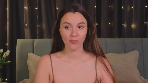 Snapshot of sweet_haeven chatting on March 2, 5:14 pm Im Mia.LOVELY PATTERNS 100 120 160 200 my toy buzzes from 2 tip online show from March 2, 5:14 pm