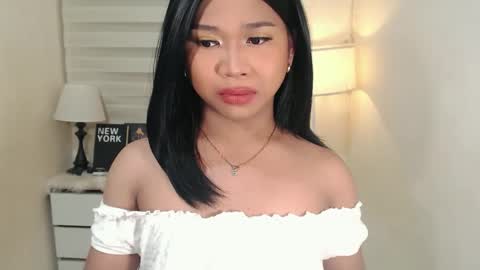Snapshot of sweet_hoelly chatting on February 27, 10:01 am Slutty Shannel online show from February 27, 10:01 am