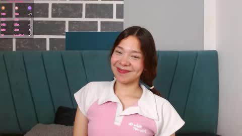 sweet_kitty_05 online show from May 12, 11:25 pm