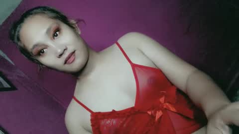 Snapshot of sweet_lover5 chatting on February 18, 3:41 pm SWEET LOVE online show from February 18, 3:41 pm