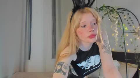 Melissa. Join me on Fansly link in social medias online show from May 22, 10:27 pm