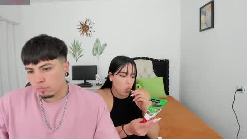 sweet_paradisex5 online show from April 12, 8:02 pm