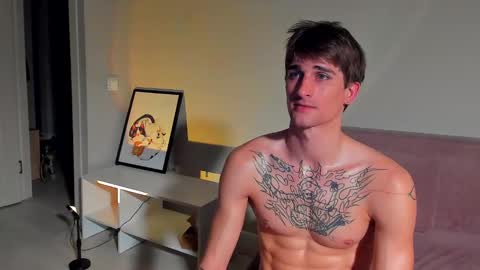 Snapshot of sweet_smith8 chatting on February 5, 9:18 pm sweet_smith8 online show from February 5, 9:18 pm