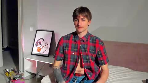 Snapshot of sweet_smith8 chatting on February 25, 2:37 pm sweet_smith8 online show from February 25, 2:37 pm