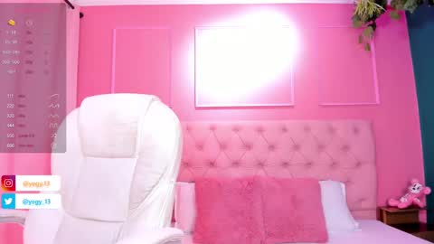 Snapshot of sweet_starxx chatting on March 1, 5:49 pm Yeileen online show from March 1, 5:49 pm