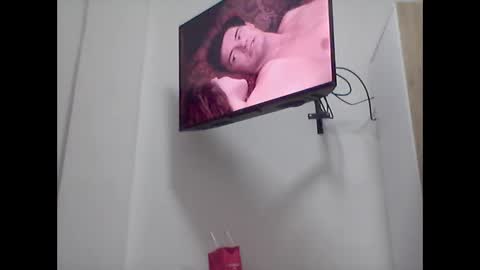 Snapshot of sweet_starxx chatting on February 24, 12:52 am Yeileen online show from February 24, 12:52 am