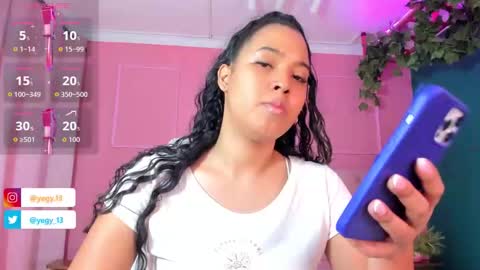 Snapshot of sweet_starxx chatting on September 23, 6:47 pm Yeileen online show from September 23, 6:47 pm