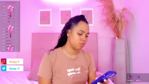 Snapshot of sweet_starxx chatting on September 21, 9:52 pm Yeileen online show from September 21, 9:52 pm