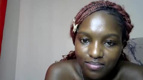 sweet_strawberina online show from April 3, 1:51 pm