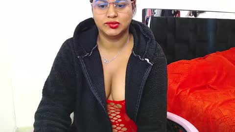 Snapshot of sweetalmaa chatting on February 27, 9:50 am Alma online show from February 27, 9:50 am