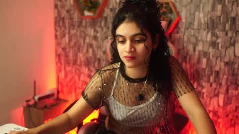 Salom independent model online show from April 4, 1:45 am