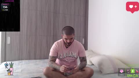 Snapshot of sweetdesires_ chatting on October 2, 4:17 pm online show from October 2, 4:17 pm