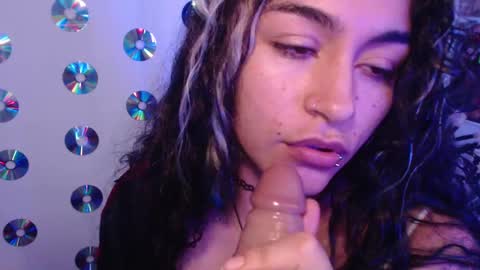 Snapshot of sweetdevil631 chatting on October 8, 4:57 pm Abril online show from October 8, 4:57 pm