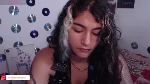 Snapshot of sweetdevil631 chatting on October 14, 4:32 pm Abril online show from October 14, 4:32 pm