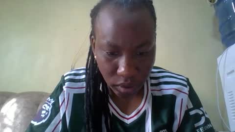 sweetdiva2012 online show from April 27, 6:22 am