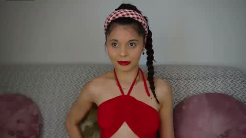 elodie online show from February 2, 11:18 am