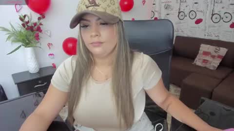 Snapshot of sweetfabianaxl chatting on February 14, 7:33 pm Fabiana online show from February 14, 7:33 pm
