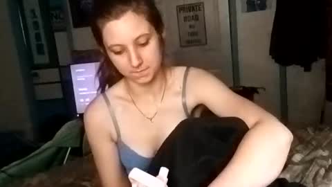 sweetfreedom2004 online show from October 5, 1:25 am