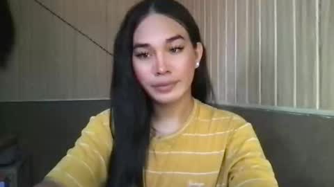 sweetgirl_rhainexxx online show from April 24, 2:35 am