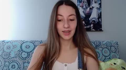 Snapshot of sweetheart_77 chatting on September 29, 8:46 am Emma online show from September 29, 8:46 am