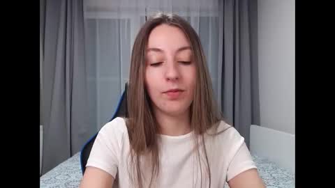 Snapshot of sweetheart_77 chatting on December 7, 11:40 pm Emma online show from December 7, 11:40 pm