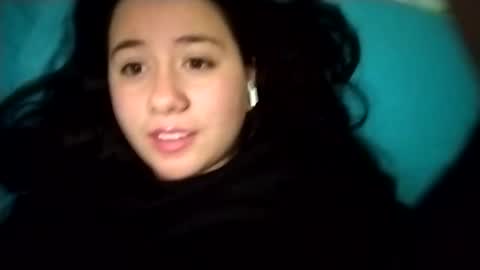 Snapshot of sweetie__annie chatting on January 15, 4:47 am Ana Mara  i cant Make noise My family is here  online show from January 15, 4:47 am