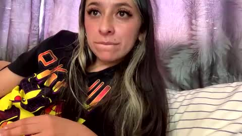 sweetie_cake online show from March 9, 10:52 pm