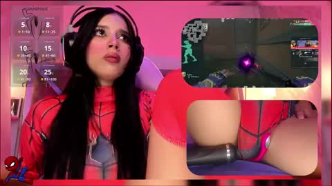 Snapshot of sweetie_cloe chatting on October 12, 10:44 pm sweetie_cloe online show from October 12, 10:44 pm