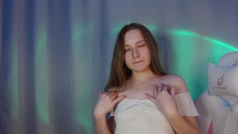 Snapshot of sweetie_lover chatting on December 4, 8:34 pm Annie online show from December 4, 8:34 pm