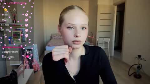 sweetie Lisa3 online show from September 11, 2:51 pm