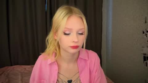 sweetie Lisa3 online show from January 19, 5:15 am