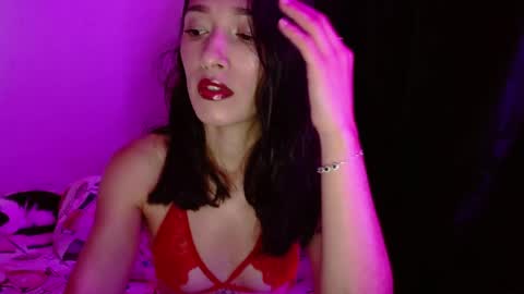 sweetlilith23 online show from April 3, 3:35 am