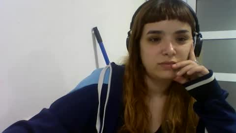 sweetmoonns2 online show from October 19, 1:21 am