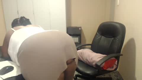 Snapshot of sweetnoziexxx chatting on October 11, 6:29 am sweetnoziexxx online show from October 11, 6:29 am