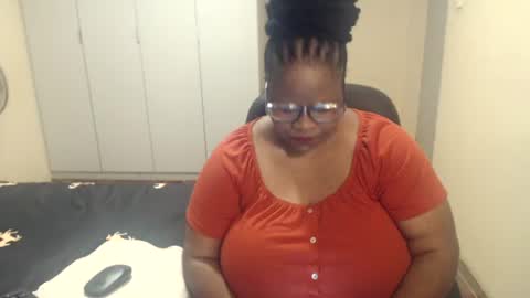 Snapshot of sweetnoziexxx chatting on February 17, 12:27 pm sweetnoziexxx online show from February 17, 12:27 pm