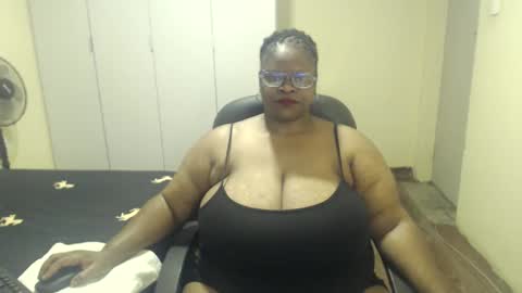 Snapshot of sweetnoziexxx chatting on March 11, 5:46 am sweetnoziexxx online show from March 11, 5:46 am