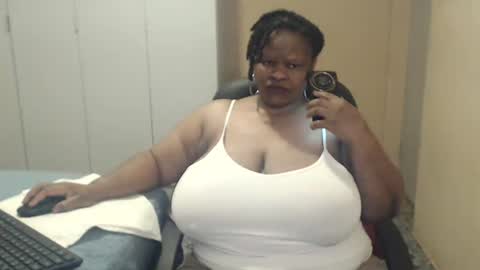 Snapshot of sweetnoziexxx chatting on September 22, 9:02 am sweetnoziexxx online show from September 22, 9:02 am