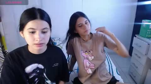 Snapshot of sweetpink1_ chatting on September 26, 4:09 am Caro Lily online show from September 26, 4:09 am