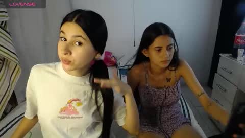 Snapshot of sweetpink1_ chatting on September 27, 4:10 am Caro Lily online show from September 27, 4:10 am