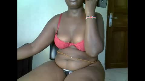 sweetrenne online show from February 19, 8:24 am