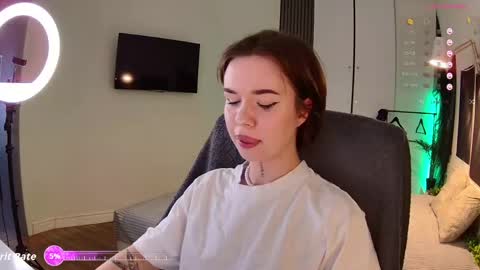 Alice online show from April 3, 8:16 pm