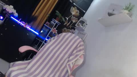 Ningning online show from April 1, 12:06 pm